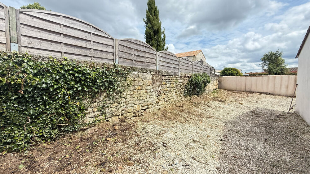 MAISON DE PLAIN-PIED A NIORT