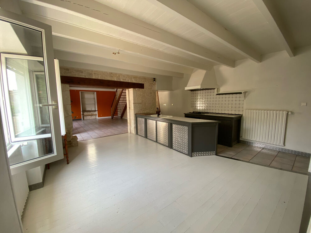 Vente Maison Maison en pierres, jardin, garage, préau, dépendances. Benet