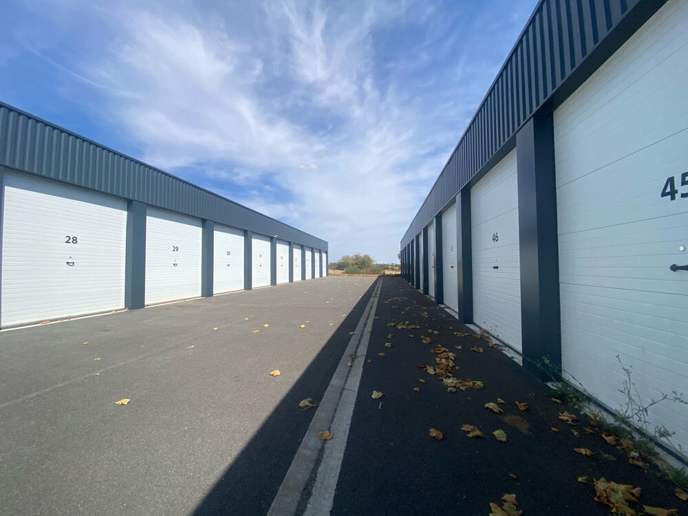 Vente Parking/Garage BOXS DE STOCKAGE/GARAGES sécurisés Aiffres