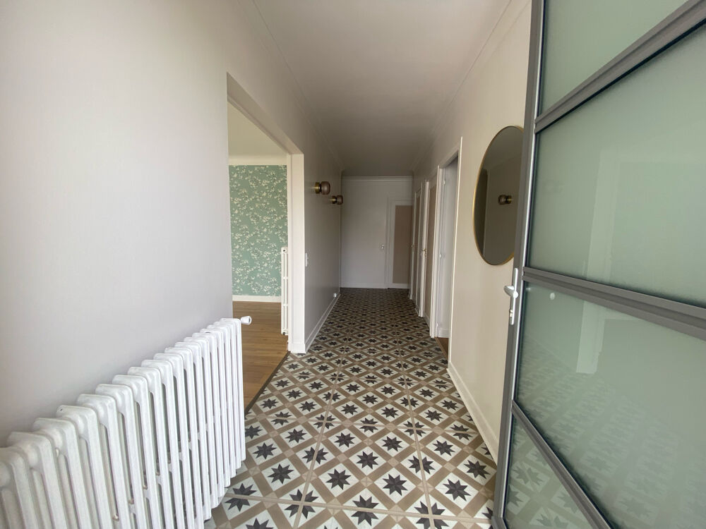 Vente Maison Maison à étage, 4 chambres, garage, jardin clos et arboré. Niort