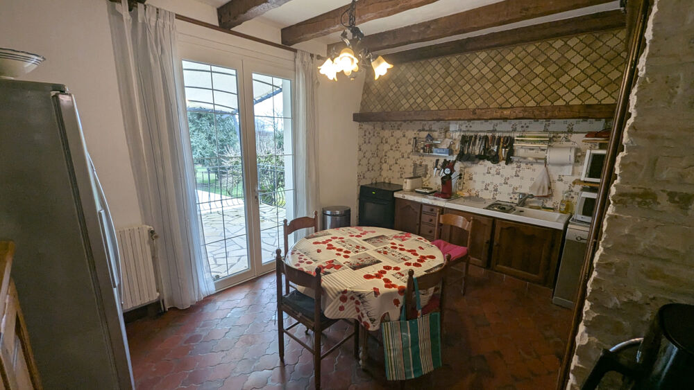 SAINT GELAIS - MAISON de 120 m2 HABITABLE 3 CH GRAND TERRAIN et DEPENDANCES