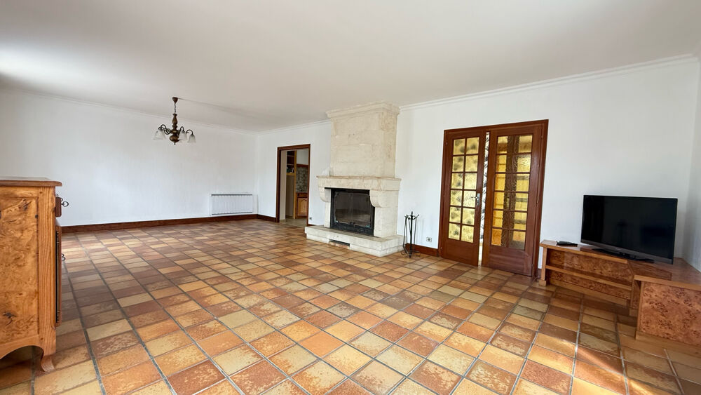 MAISON DE PLAIN-PIED CENTRE BOURG DE COULON