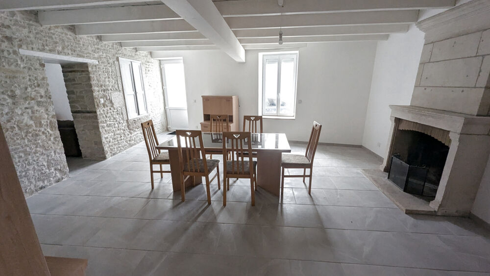 Saint-Hilaire-La-Palud Maison d'habitation entièrement rénovée 4 chambres