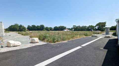 MAGNE /  TERRAINS A VENDRE / POLE COMMERCES ET SERVICES PROCHE SUPER U ET FUTUR POLE SANTE 36900 79460 Magne