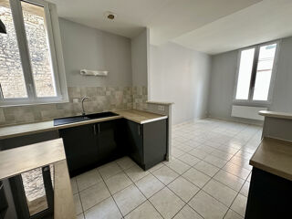  Appartement à louer 3 pièces 74 m²