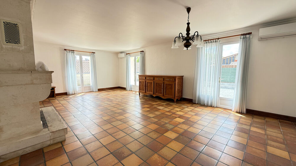 MAISON DE PLAIN-PIED CENTRE BOURG DE COULON