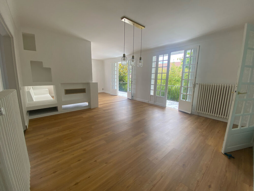 Vente Maison Maison à étage, 4 chambres, garage, jardin clos et arboré. Niort