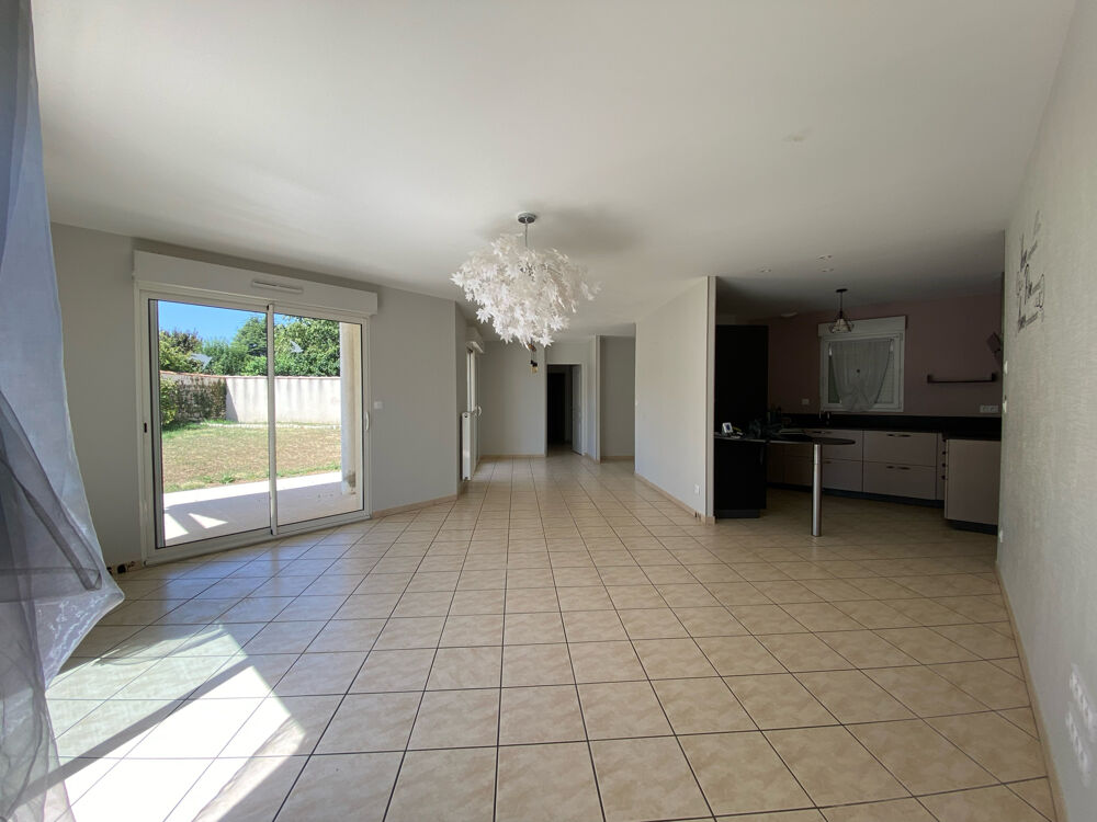 Vente Maison Maison de Plain-Pied, trois chambres, jardin avec piscine. Niort