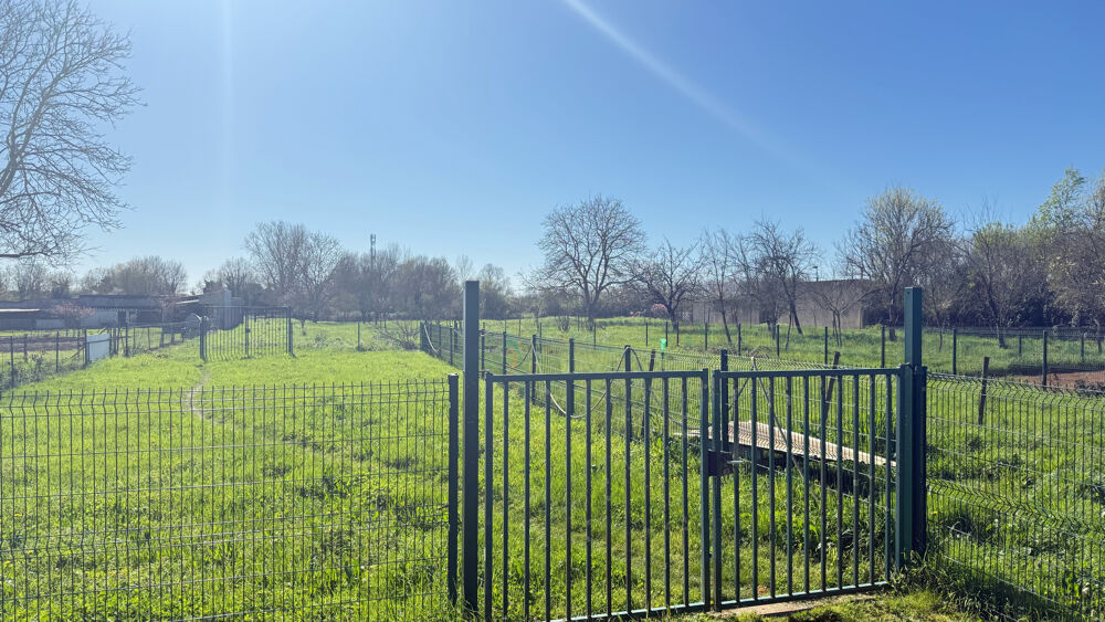 Vente Autre TERRAIN CONSTRUCTIBLE AVEC GRAND HANGAR PROCHE CENTRE BOURG DE COULON Coulon