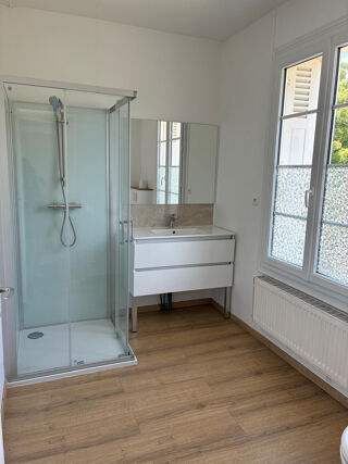  Maison à louer 7 pièces 150 m²