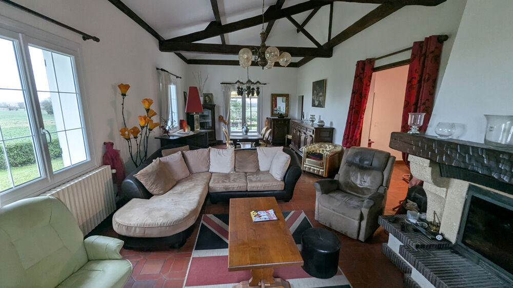 SAINT GELAIS - MAISON de 120 m2 HABITABLE 3 CH GRAND TERRAIN et DEPENDANCES
