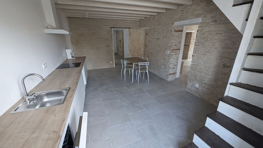 Saint-Hilaire-La-Palud Maison d'habitation entièrement rénovée 4 chambres