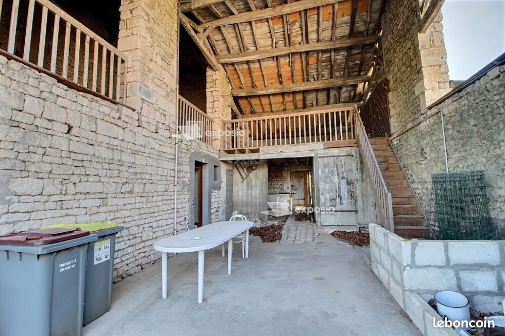 MAGNE CENTRE MAISON PIERRES A FINIR DE RENOVER