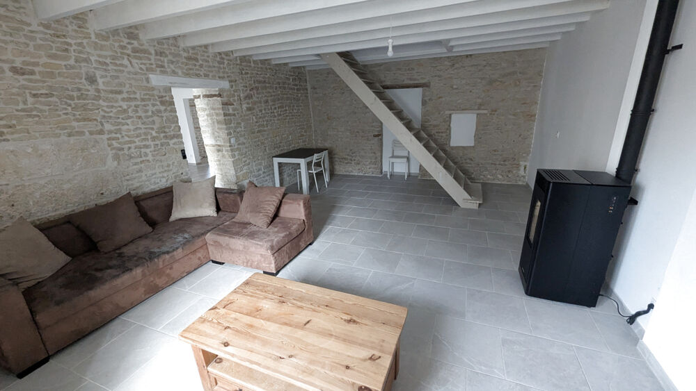 Saint-Hilaire-La-Palud Maison d'habitation entièrement rénovée 4 chambres
