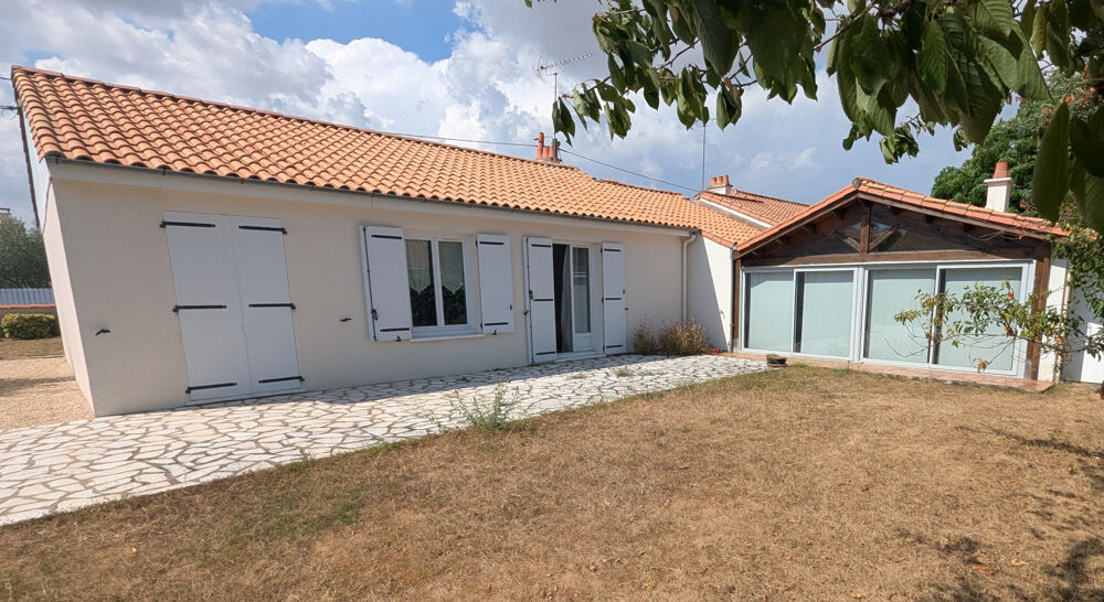 Vente Maison MAGNÉ PLAIN PIED 2 CH GARAGE PREAU Magne