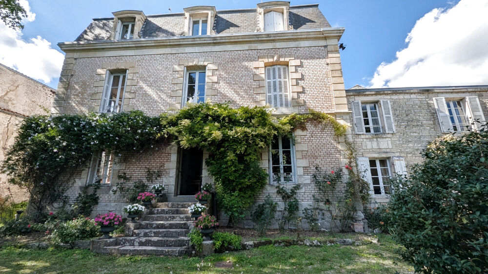 NIORT SAINT LIGUAIRE DEMEURE BOURGEOISE DU XIX SIECLE EN BORDS DE SEVRE