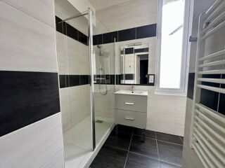  Appartement à louer 3 pièces 74 m²