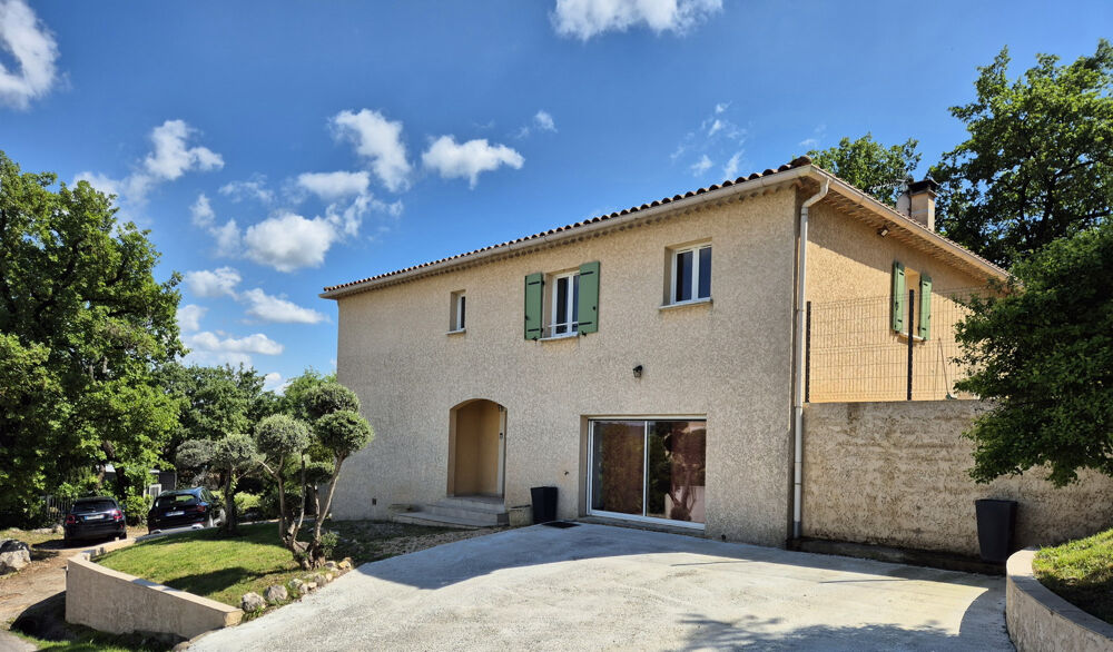 Maison rénovée 5 chambres terrain 858 m2 à Alès