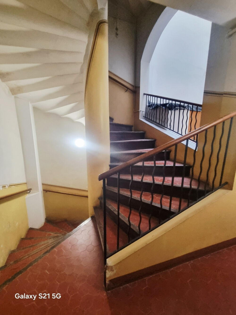 Vente Immeuble Exclusivité Draguignan bel immeuble bon état 238m+dépendances 2 F3+2 F1+bureau garage et cave 420000€ Draguignan