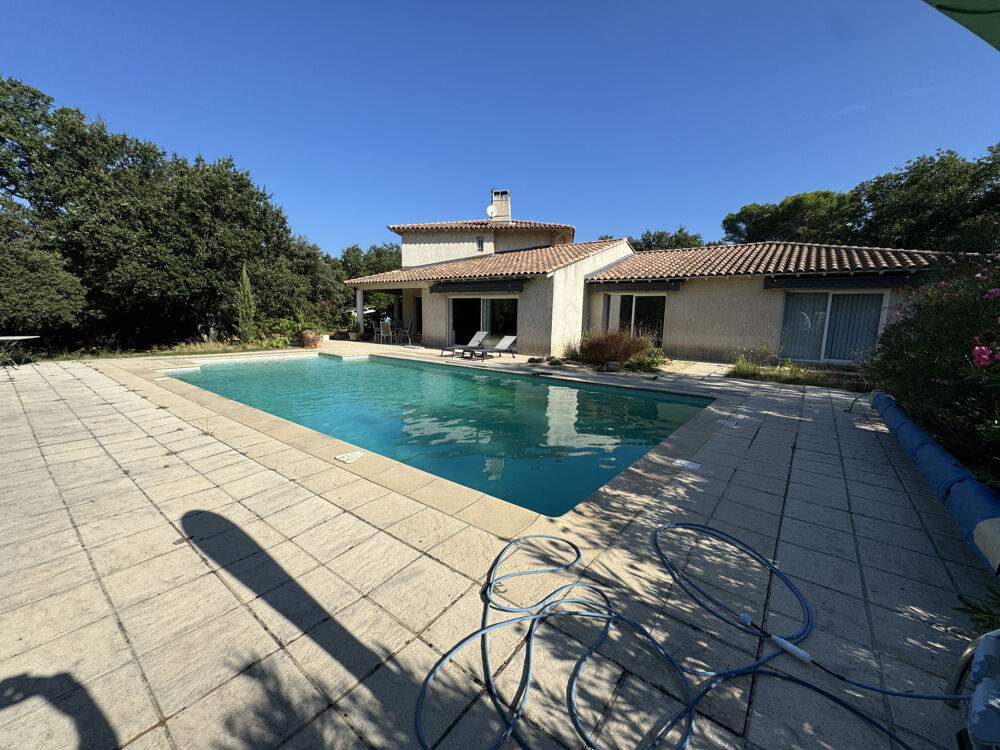 Maison 11 pièces 290 m² · à Uchaux · 290 m² · 698 000 €