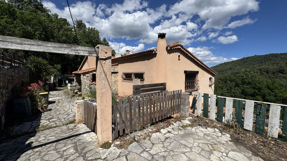 Bar sur loup, villa individuelle comprenant deux grands appartements piscine