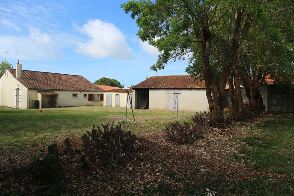 Vente Terrain DEPENDANCE SUR MAGNIFIQUE TERRAIN CONSTRUCTIBLE DE 481 M2 . A 10 MN DU CENTRE DE LA ROCHELLE ET A 5 MN DU PORT La rochelle