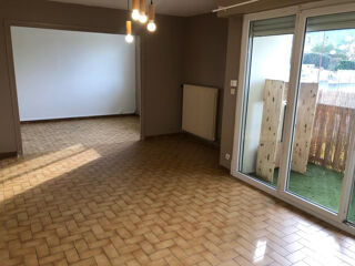  Appartement à louer 4 pièces 80 m²