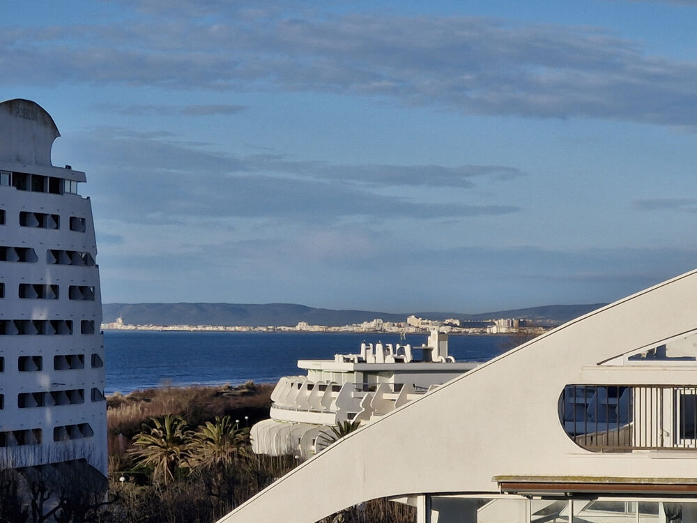 STUDIO CABINE AVEC PARKING DERNIER ETAGE VUE SUR MER