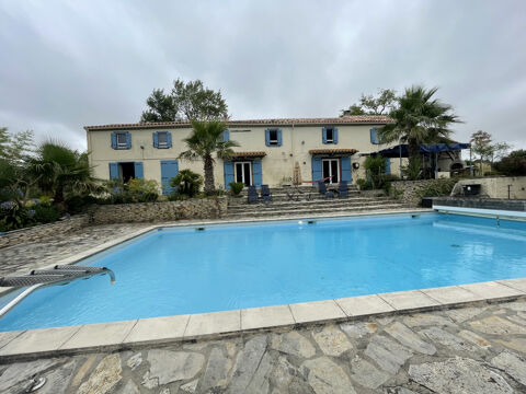   A vendre demeure d'exception, avec grand jardin, bois et piscine Propri�t�/ch�teau - 8 pi�ce(s) - 235 m�