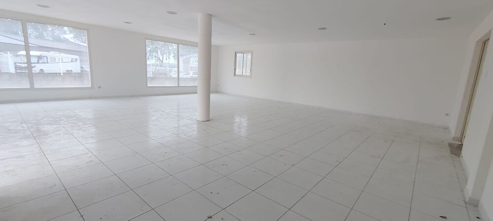 Location Autre À louer local et bureau 190 m2 Bagard