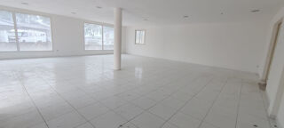 Location Autre À louer local et bureau 190 m2 Bagard