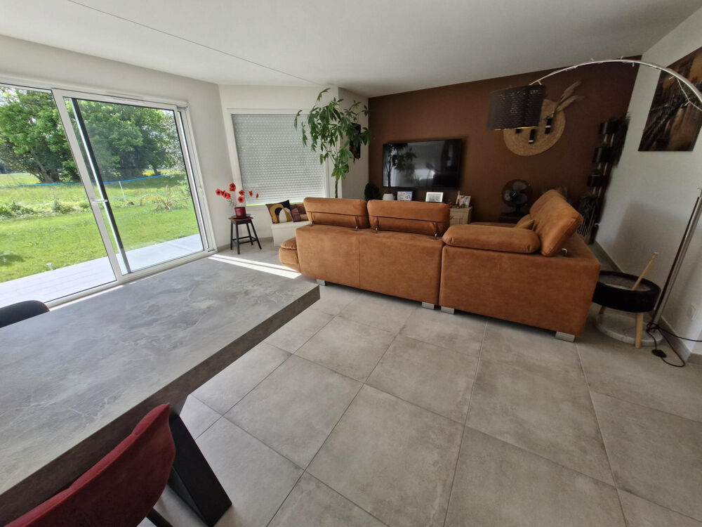 Maison 4 pièces : 108 m2 située sur la commune de Semussac