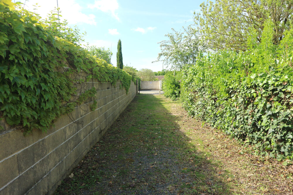 Vente Terrain DEPENDANCE SUR MAGNIFIQUE TERRAIN CONSTRUCTIBLE DE 481 M2 . A 10 MN DU CENTRE DE LA ROCHELLE ET A 5 MN DU PORT La rochelle