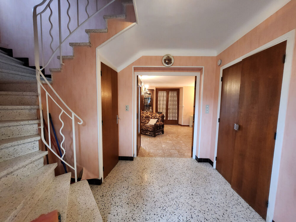 Vente Maison Maison de village en pierre - avec balcons, terrasses et jardin - vue sur la place - dépendances Antraigues sur volane