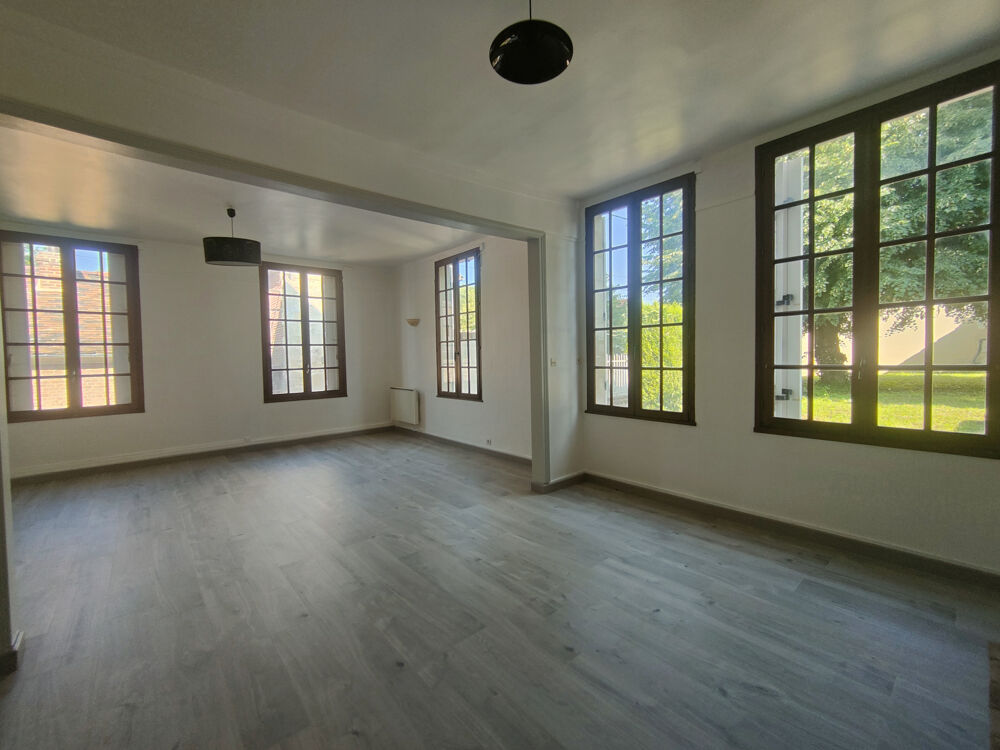 Vente Maison A 15 MN NORD CHAMBLY, MAISON BOURGEOISE DE 150 M2 HAB AVEC GARAGES ET DEPENDANCE SUR UN TERRAIN CLOS DE 800 M2 Chambly