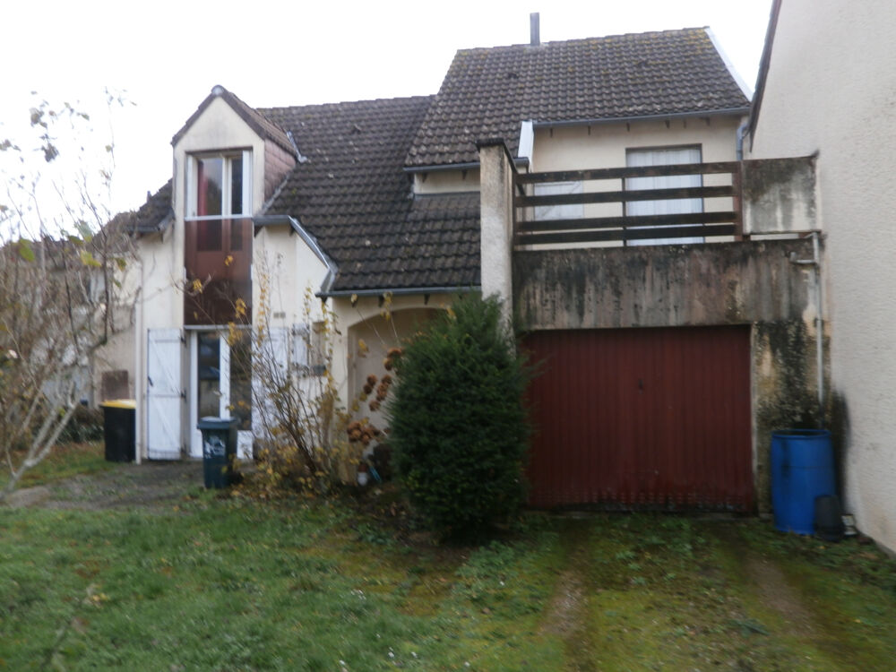 MAISON 6 PIECES LOUER A RENOVER