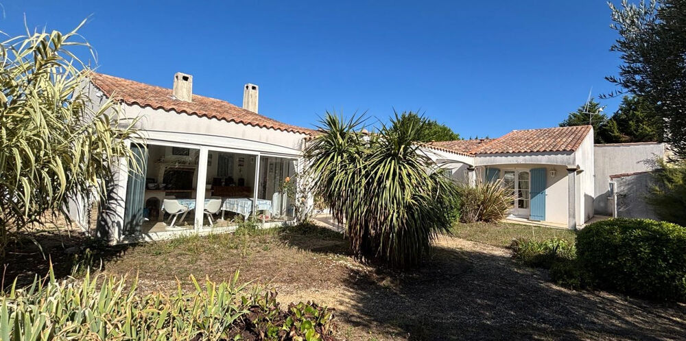 Vente Maison SUPERBE VILLA BOURGEOISE DE STYLE RETHAIS DE 180 M2 SUR UN TERRAIN CLOS ET ARBORE DE 1122 M2. A 15 MN DE LA La rochelle