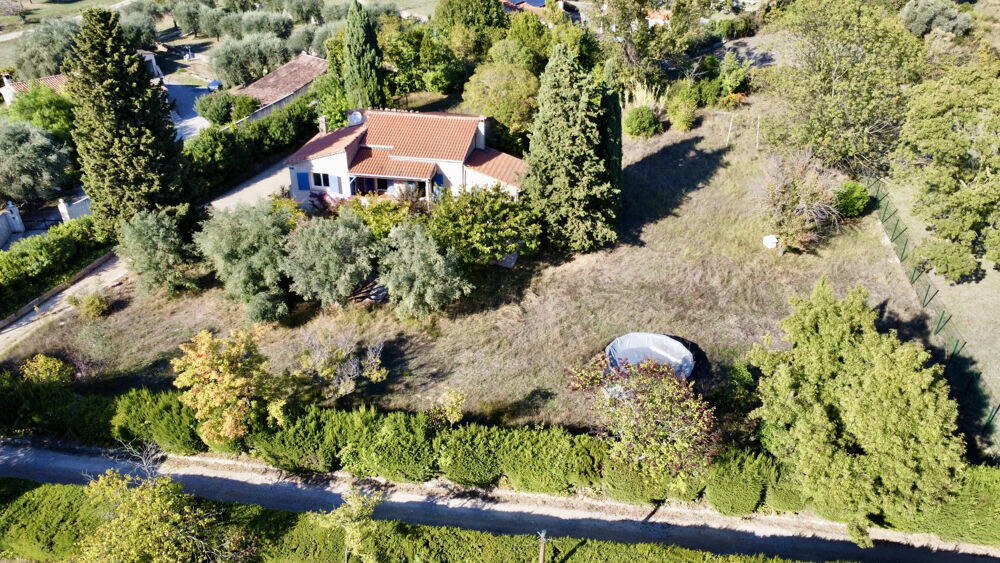 Vente Maison Grasse PLASCASSIER  Maison de plain-pied de 112 m2 avec annexes incluse terrain plat 2000 m2 Grasse