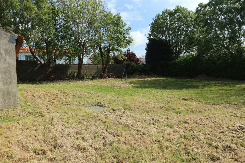 Vente Terrain DEPENDANCE SUR MAGNIFIQUE TERRAIN CONSTRUCTIBLE DE 481 M2 . A 10 MN DU CENTRE DE LA ROCHELLE ET A 5 MN DU PORT La rochelle