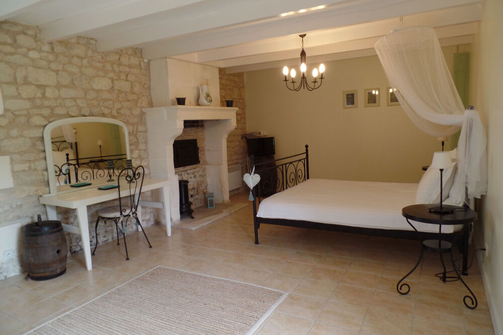 � vendre  Propri�t�/ch�teau Saint-Jean-d'Ang�ly (17400)