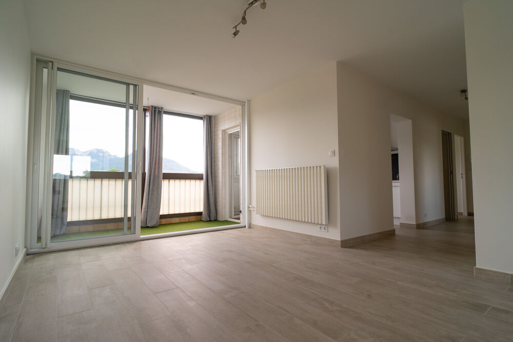Location Appartement Vaste T3 - Balcon et Parking. Chambery