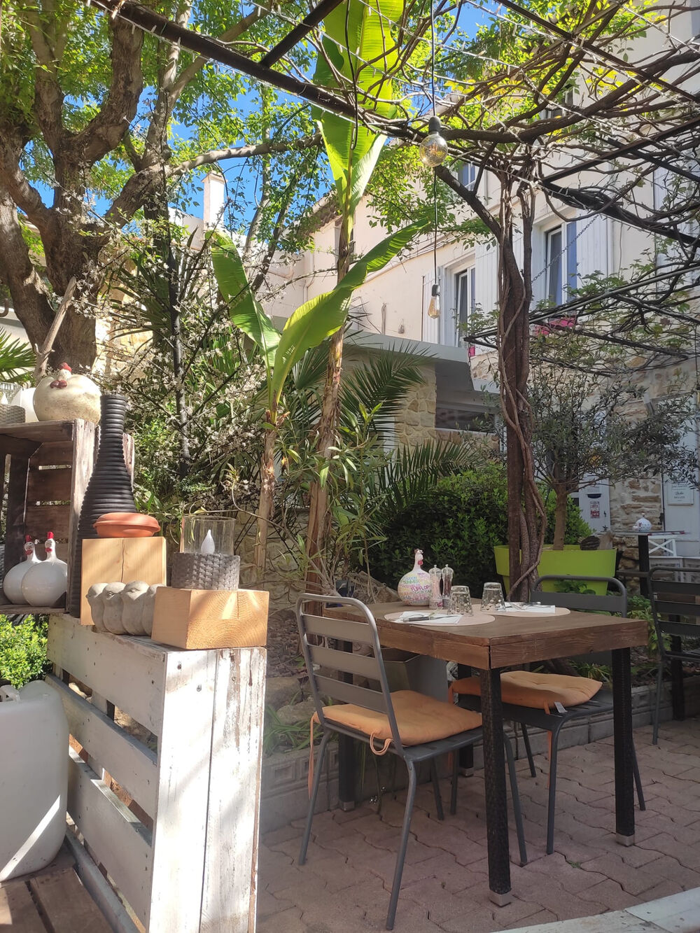 Hôtel-Restaurant (murs et fonds)