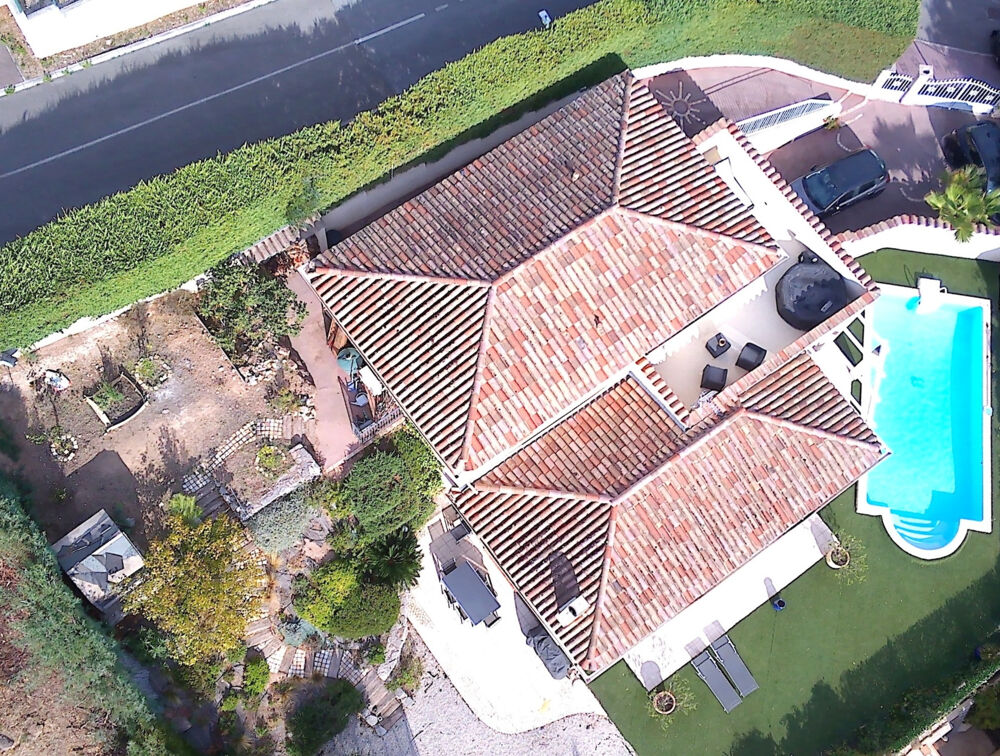Vente Maison FREJUS, superbe villa avec piscine dans domaine sécurisé Frejus