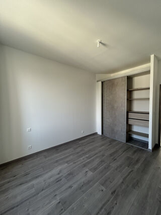  Appartement à louer 3 pièces 94 m²