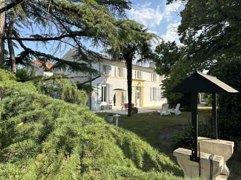   Long�re charentaise de belle facture Propri�t�/ch�teau - 8 pi�ce(s) - 244 m�