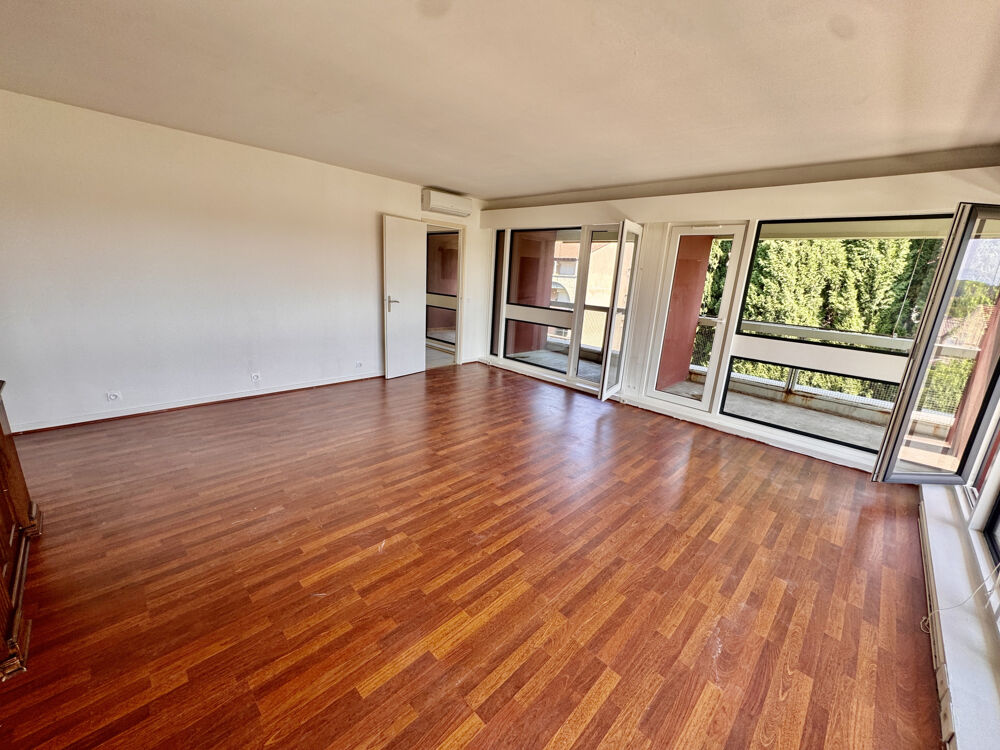 Appartement de type 5 avec garage et parking