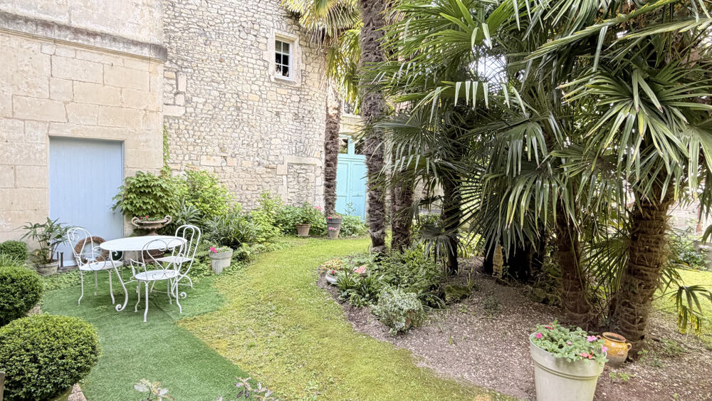 à vendre  Propriété/château Saint-Jean-d'Angély (17400)