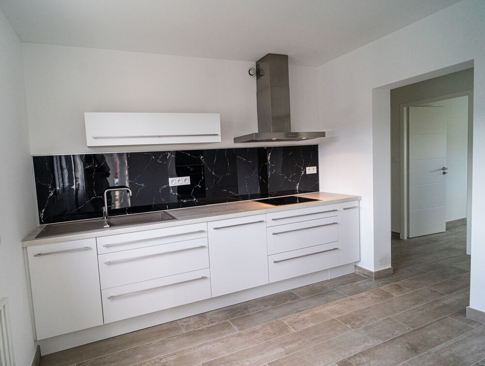 Location Appartement Vaste T3 - Balcon et Parking. Chambery