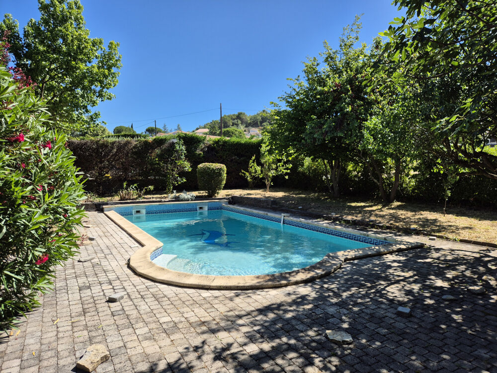 Maison 145 m2 Hab. Terrain 115 m2 Piscine