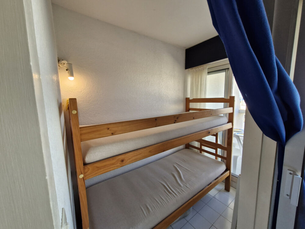 STUDIO CABINE AVEC PARKING DERNIER ETAGE VUE SUR MER